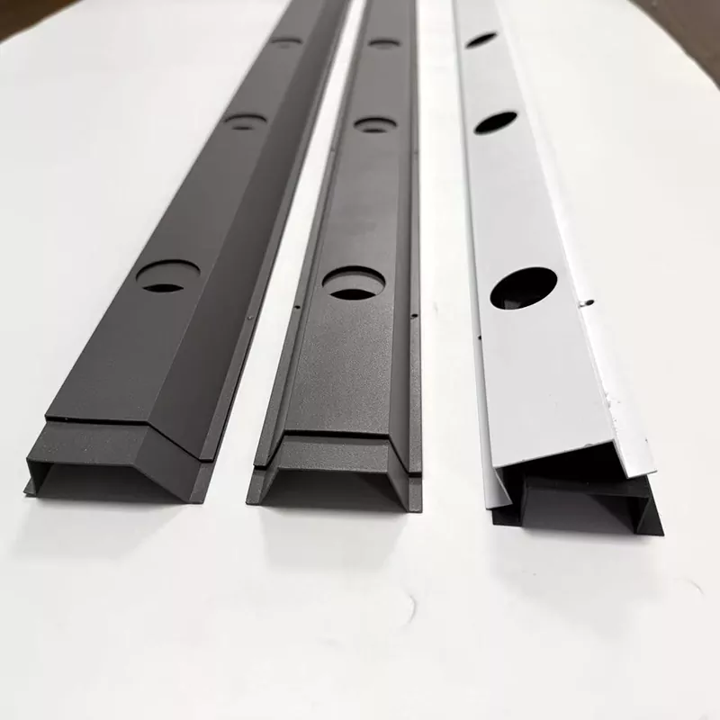 Hvad gør Hat Track essentiel til moderne design og industrielle applikationer?